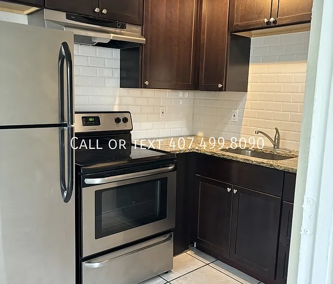 830 Carver St — Photo 2