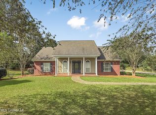 1122 Lakeview Dr, Summit, MS 39666