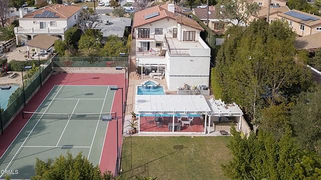 1st image of 1044 E Providencia Ave