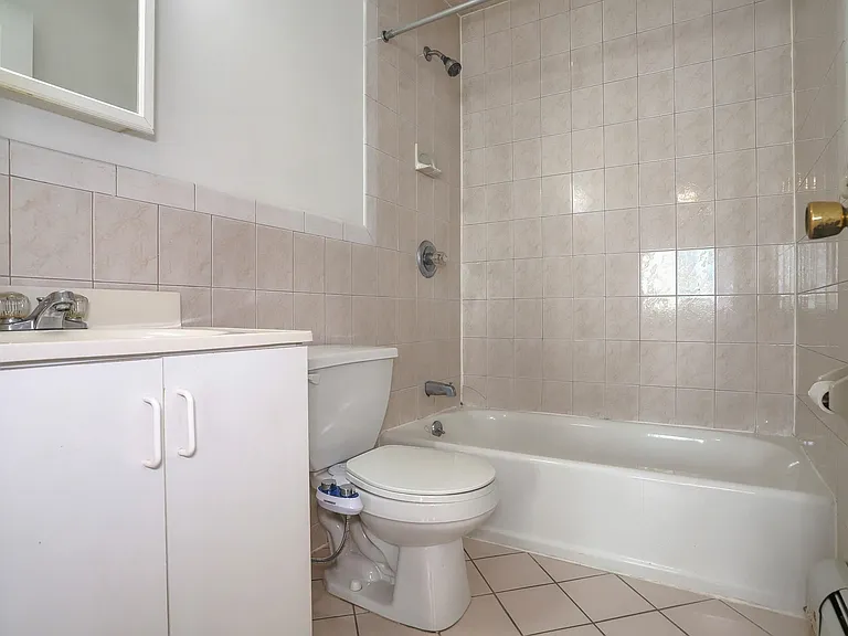 632 Adams St #3 — Photo 16