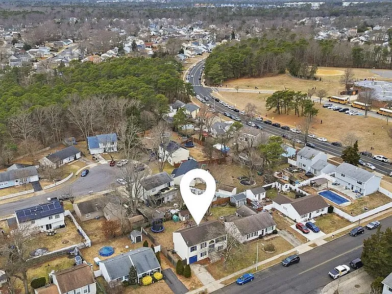 198 Village Dr — Photo 25