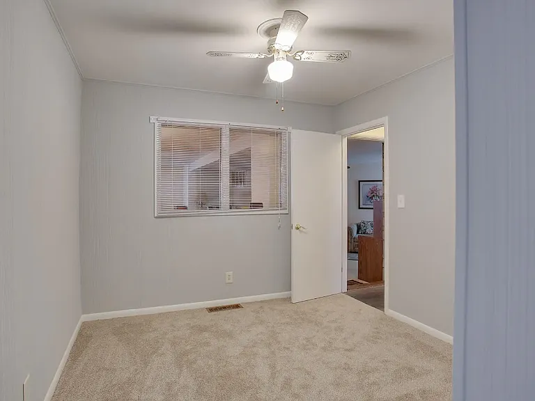 713 S Longview Rd — Photo 8