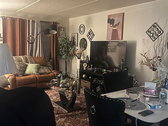 5th image of 35 Park Ave APT 5L