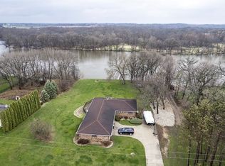 8279 N Stone Farm Rd, Edgerton, WI 53534