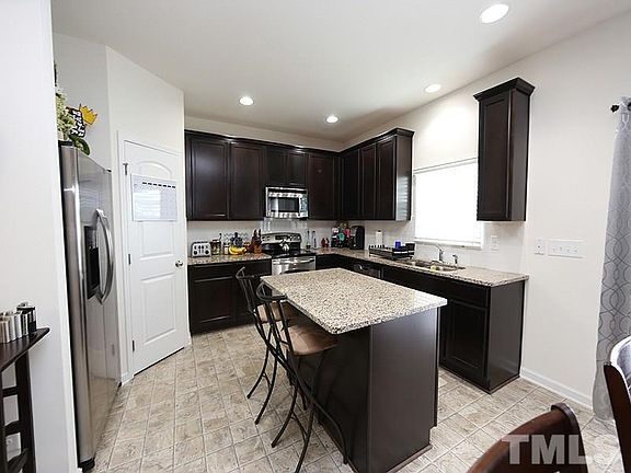 4th image of 1304 Cozart St Unit 219
