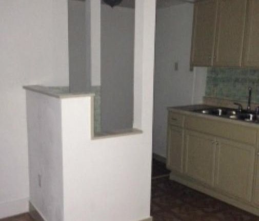 3rd image of 341 Mohawk St