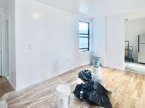 3rd image of 19 E 128th St APT 17