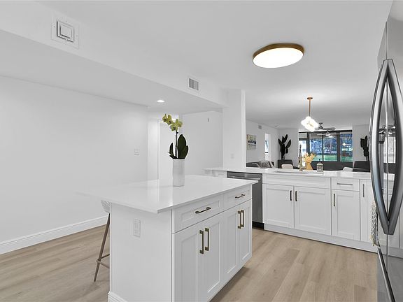 2nd image of 15461 Pembridge 112 Drive #112