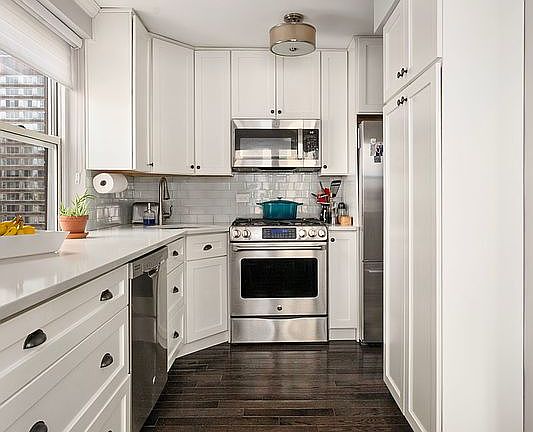 3rd image of 340 E 80th St APT 21E