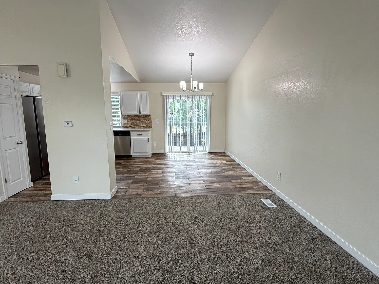 2410 Clarendon Dr — Photo 4