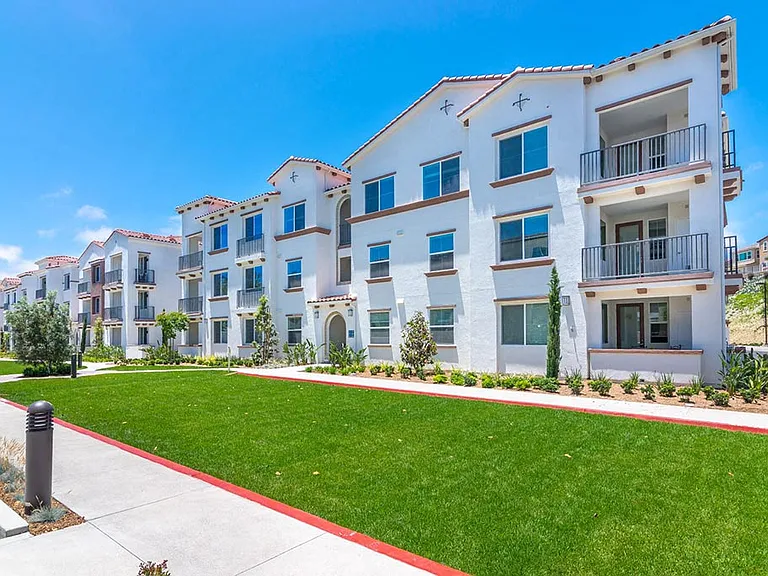 Montecito at Carlsbad — Photo 44