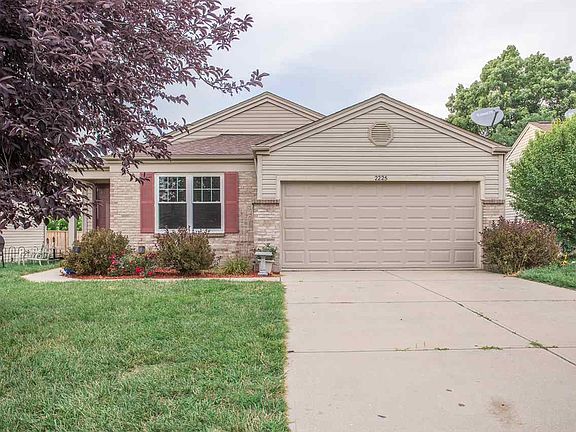 2nd image of 2225 Antoinette Way