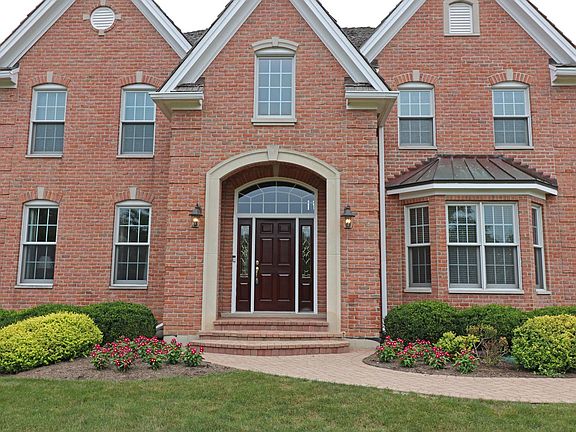 3rd image of 39615 Orchard Bluff Ln