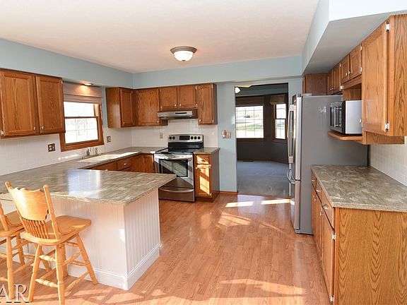 2nd image of 412 Lake Shore Cir
