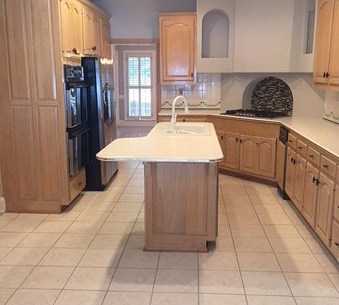 5th image of 4101 Thunderbird Dr