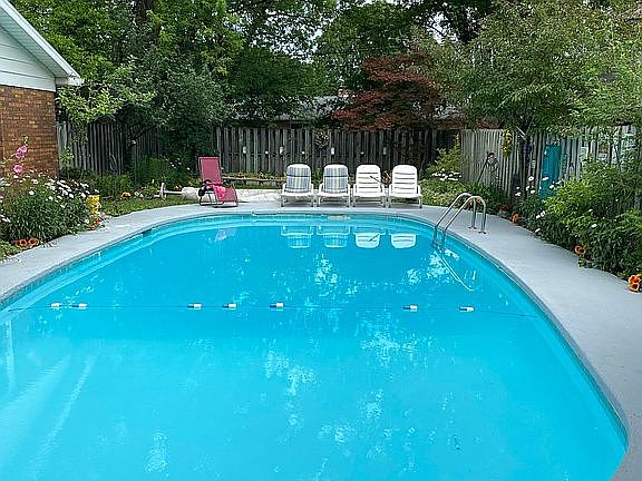 2nd image of 4707 Birchwood Dr