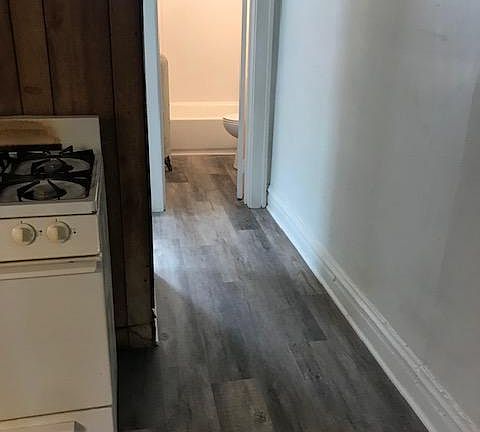 2nd image of 2901 Clay St APT A
