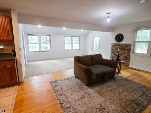 20 Mt Crest Rd, Jefferson Twp., NJ 07438