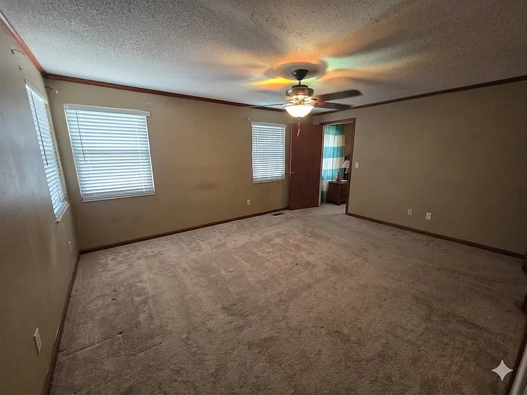 211 Ariola Ave — Photo 16