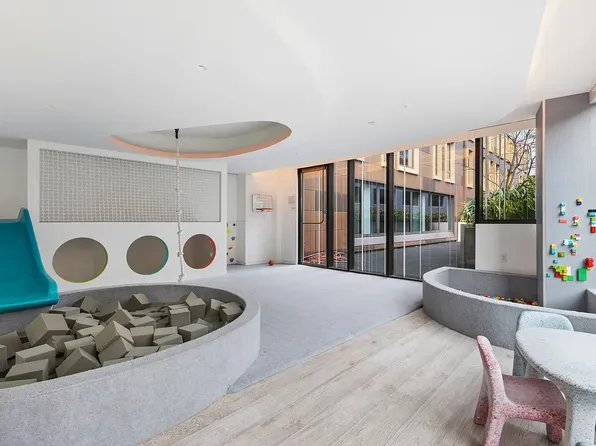 90 Furman Street image 10 of 17