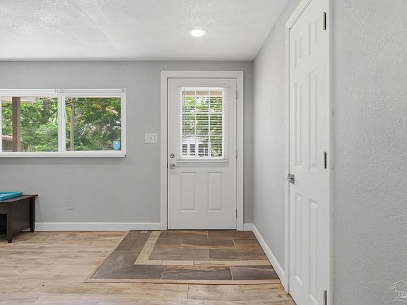 4th image of 8652 Mayflower Ave