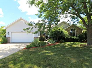 2336 Lost Creek Ct, Flushing, MI 48433