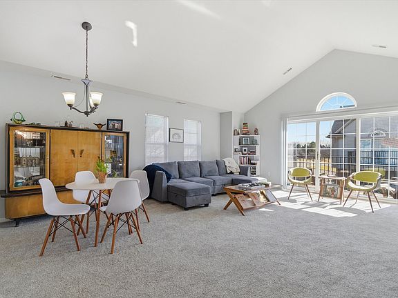 4th image of 3073 Primrose Ln