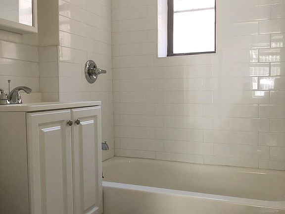 5th image of 1460 Leland Ave APT 1R