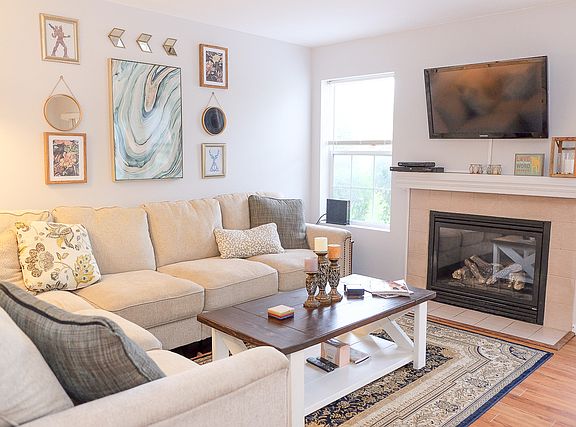 4th image of 2477 Stoughton Cir #0