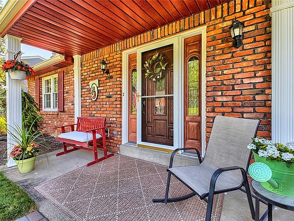 5th image of 108 Wiltshire Cir