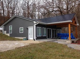 25501 206th Ave, Manchester, IA 52057