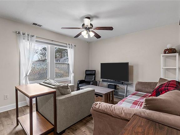 3rd image of 3737 Bancroft Dr