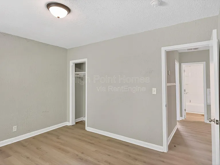 437 Carver Ln — Photo 11