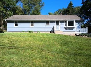 33 Baldwin Ct, Uncasville, CT 06382