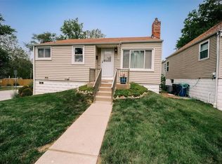 657 Clover Ln, Saint Louis, MO