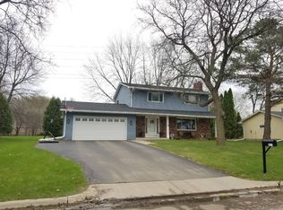 6411 Limerick Dr, Edina, MN 55439