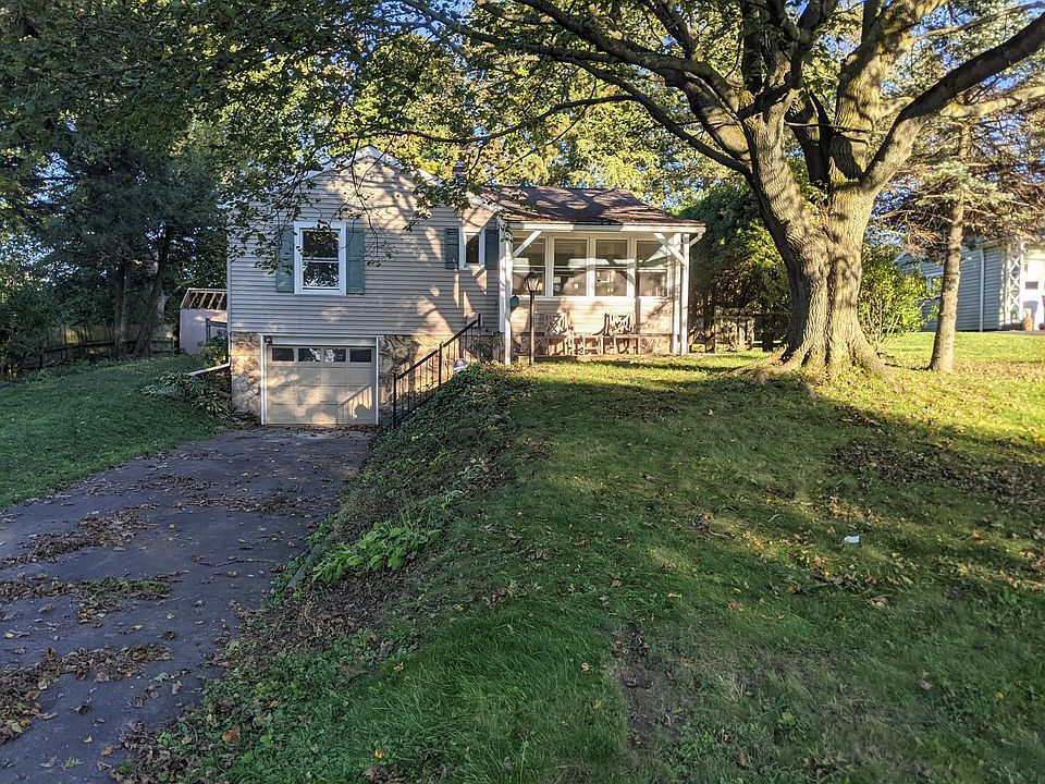 1st image of 58 Hilltop Dr
