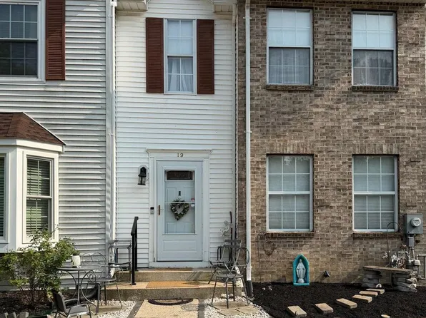 19 Dunmoor Ct N, Hamilton, NJ 08690
