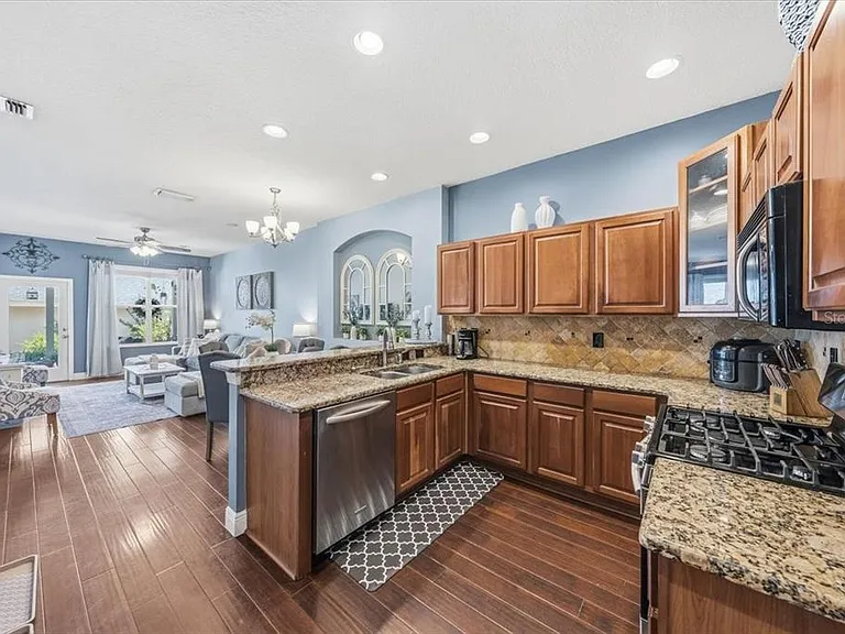 9606 Royce Dr — Photo 5