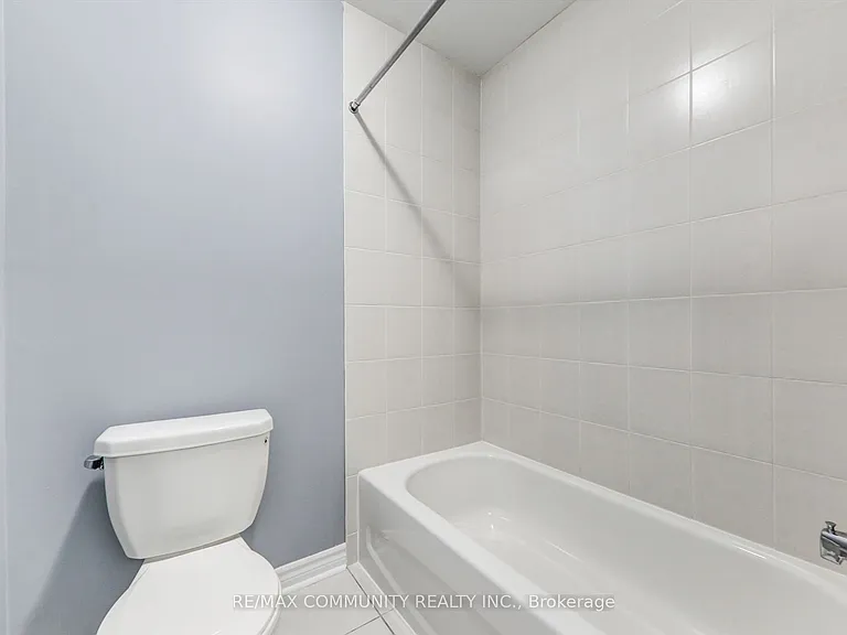 79 McRoberts Cres — Photo 26