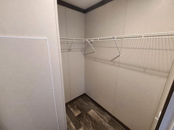 5th image of 516 Courtland Ln #339