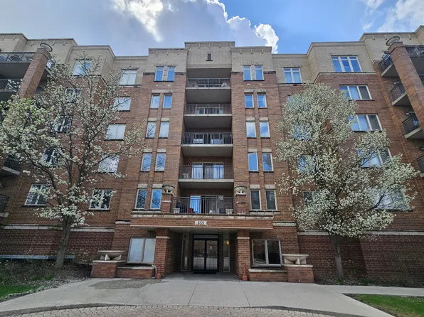 655 Perrie Dr APT 501, Elk Grove Village, IL 60007