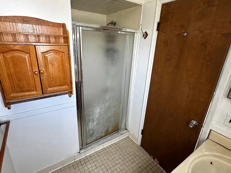 10922 Chicago Rd — Photo 16