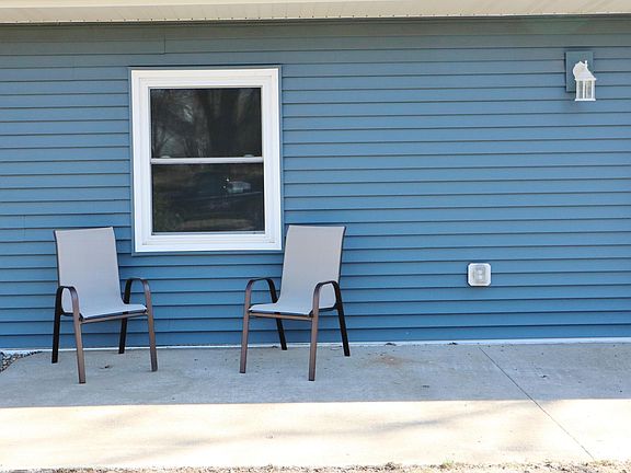4th image of 4438 County Road 40 NW