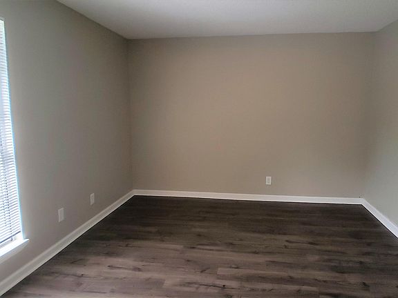 4th image of 1695 Pecan Ct