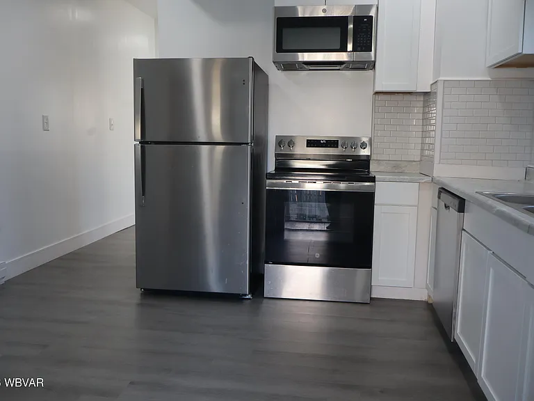 648 Braine St — Photo 5