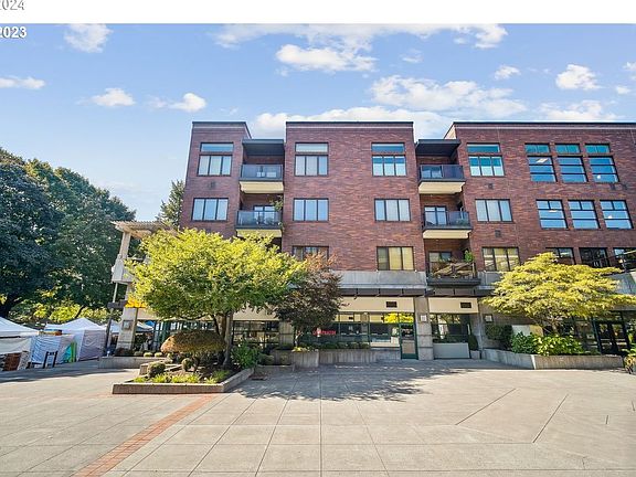 2nd image of 400 W 8th St Unit 216