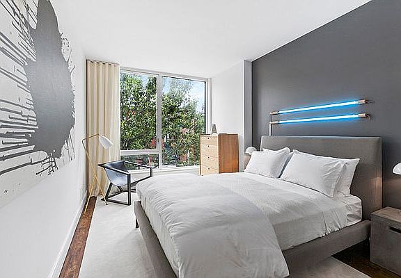4th image of 847 Lexington Ave APT 6G