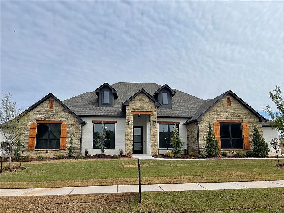 1st image of 919 Villaverde Dr