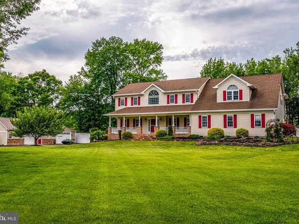 2905 Chestnut Dr, Waldorf, MD 20603